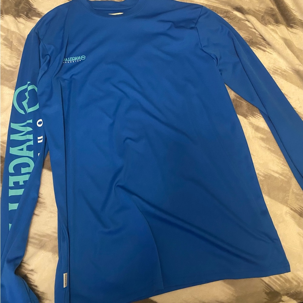 Magellan Outdoors Men's Blue Swim Shirt